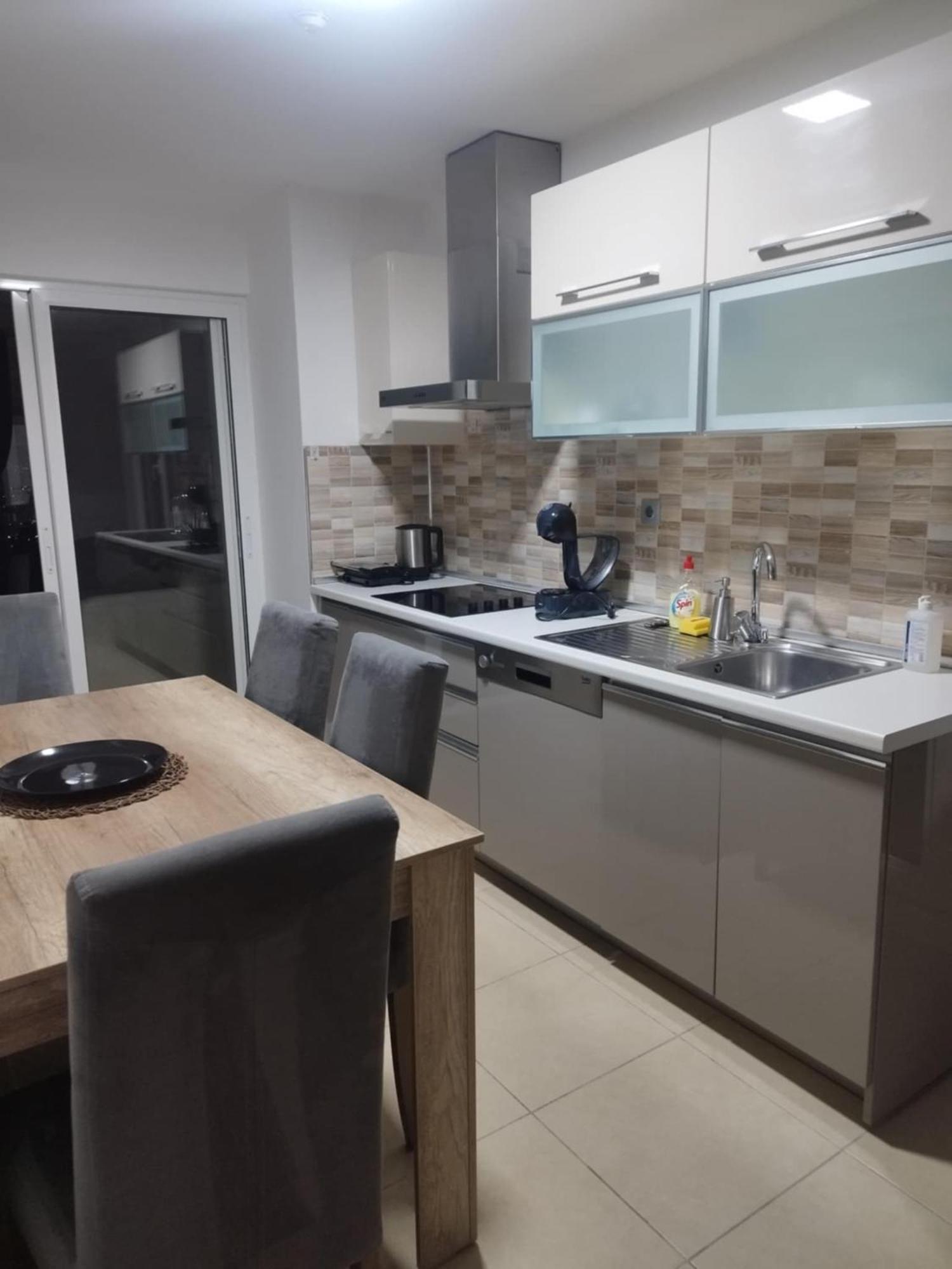 Skopje Sky City 19Th Floor Twin & 12Th Floor & 25Th & 33 Floor Apartments & With Pool & Spa & Gym & Parking Included In Price 외부 사진